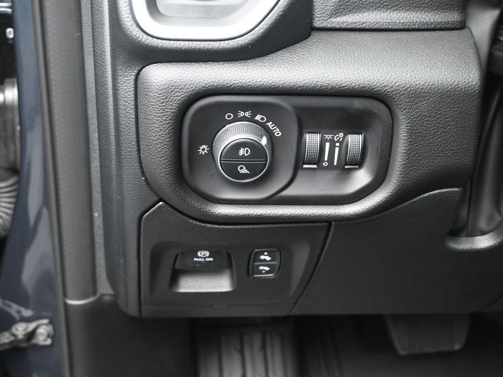 new 2025 Ram 1500 car, priced at $53,958