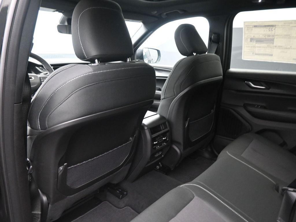 new 2025 Jeep Grand Cherokee car, priced at $37,469