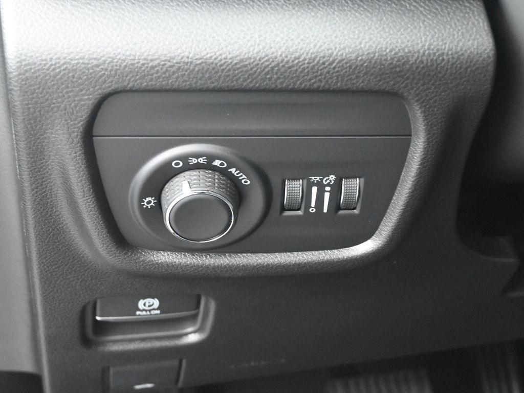 new 2025 Jeep Grand Cherokee car, priced at $37,469