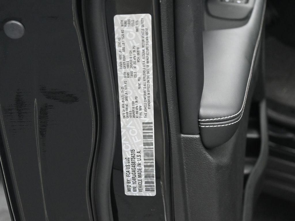 new 2025 Jeep Grand Cherokee car, priced at $37,469