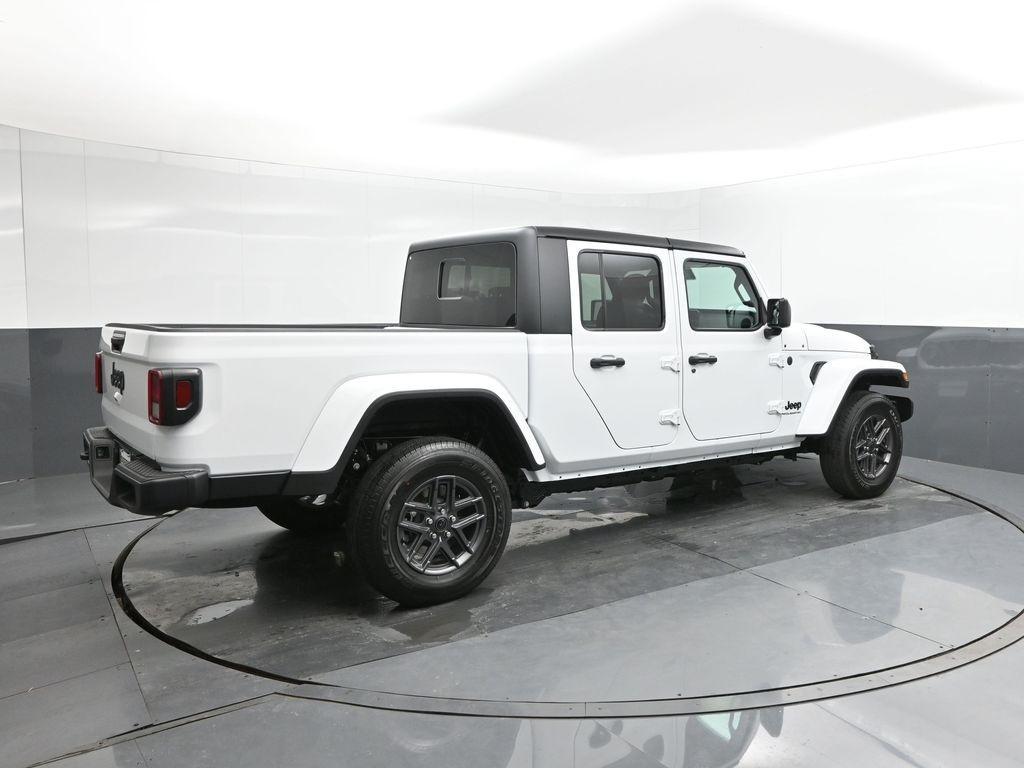 new 2025 Jeep Gladiator car, priced at $42,246