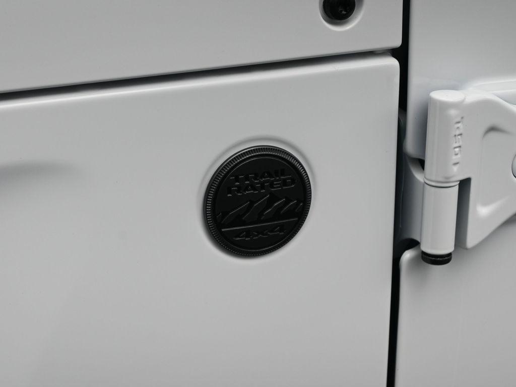 new 2025 Jeep Gladiator car, priced at $42,246