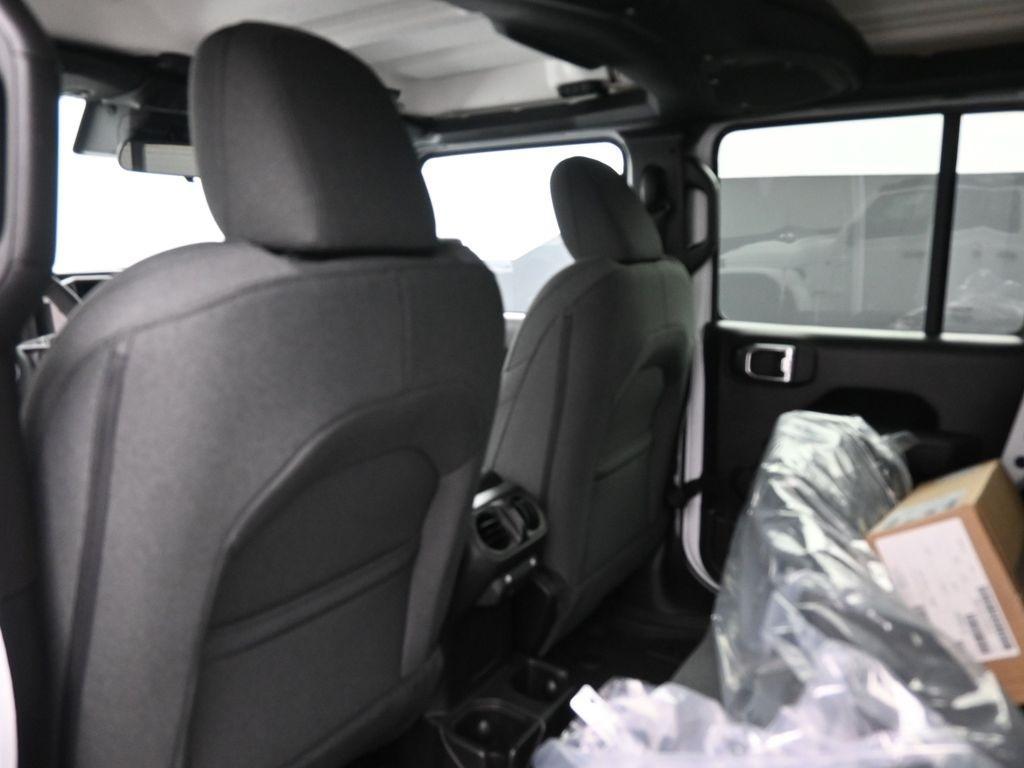 new 2025 Jeep Gladiator car, priced at $42,246