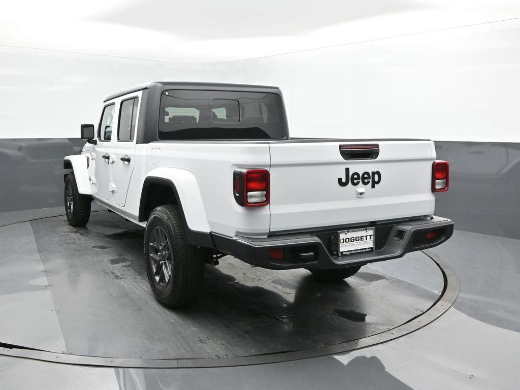 new 2025 Jeep Gladiator car, priced at $42,246