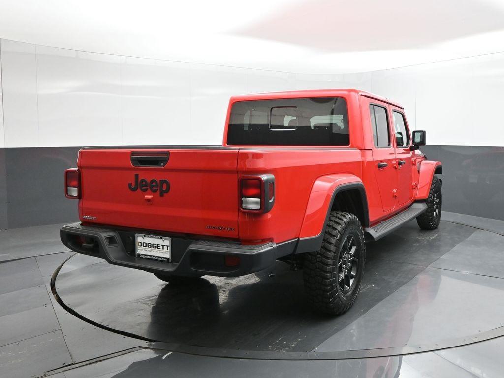 new 2025 Jeep Gladiator car, priced at $44,469