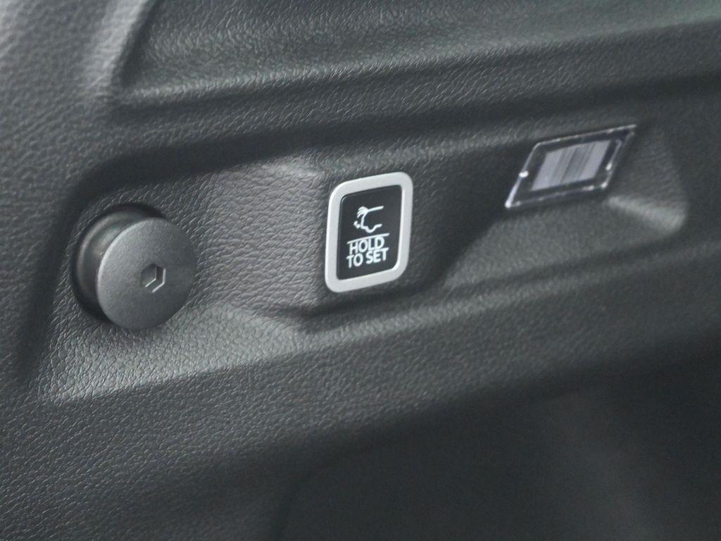 new 2025 Jeep Grand Cherokee L car, priced at $49,220