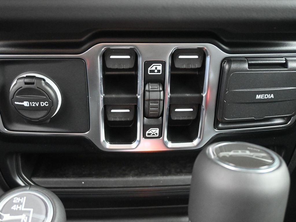 new 2025 Jeep Gladiator car, priced at $41,818