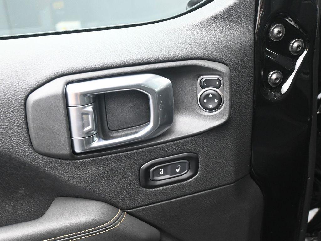 new 2025 Jeep Gladiator car, priced at $41,818