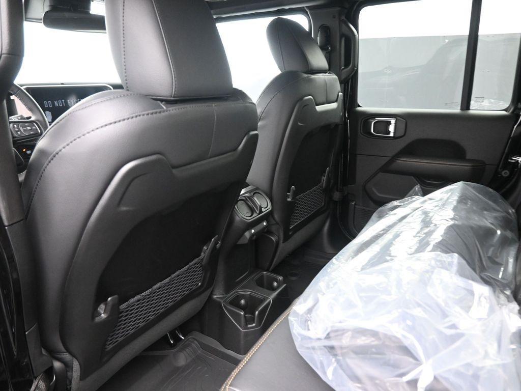new 2025 Jeep Gladiator car, priced at $41,818