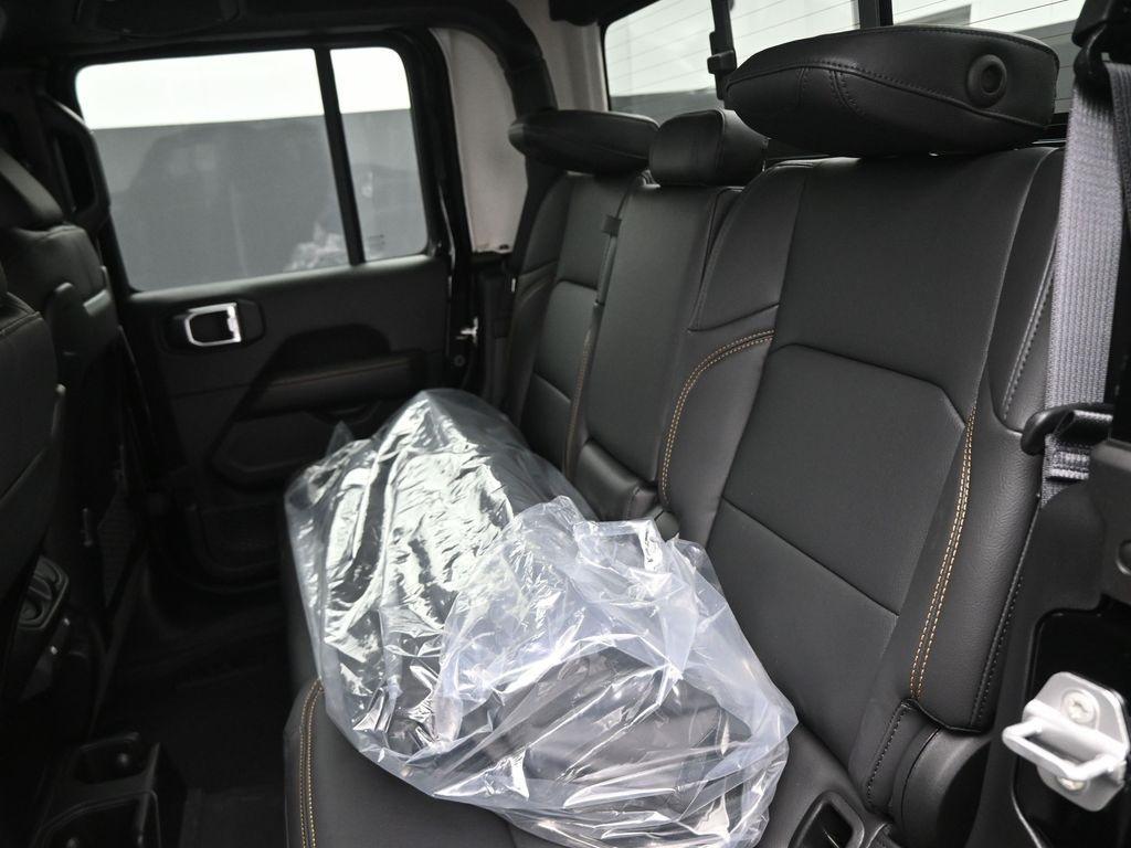 new 2025 Jeep Gladiator car, priced at $41,818