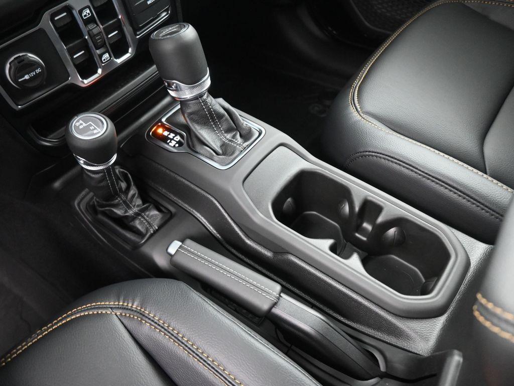 new 2025 Jeep Gladiator car, priced at $41,818