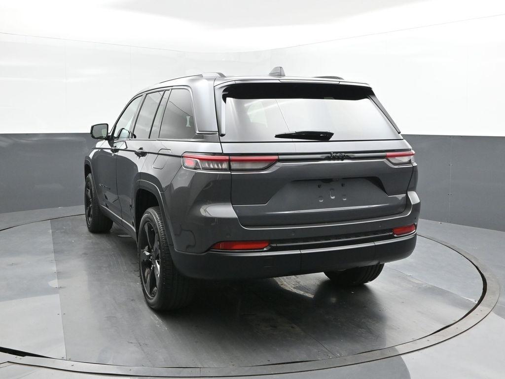 new 2025 Jeep Grand Cherokee car, priced at $45,375