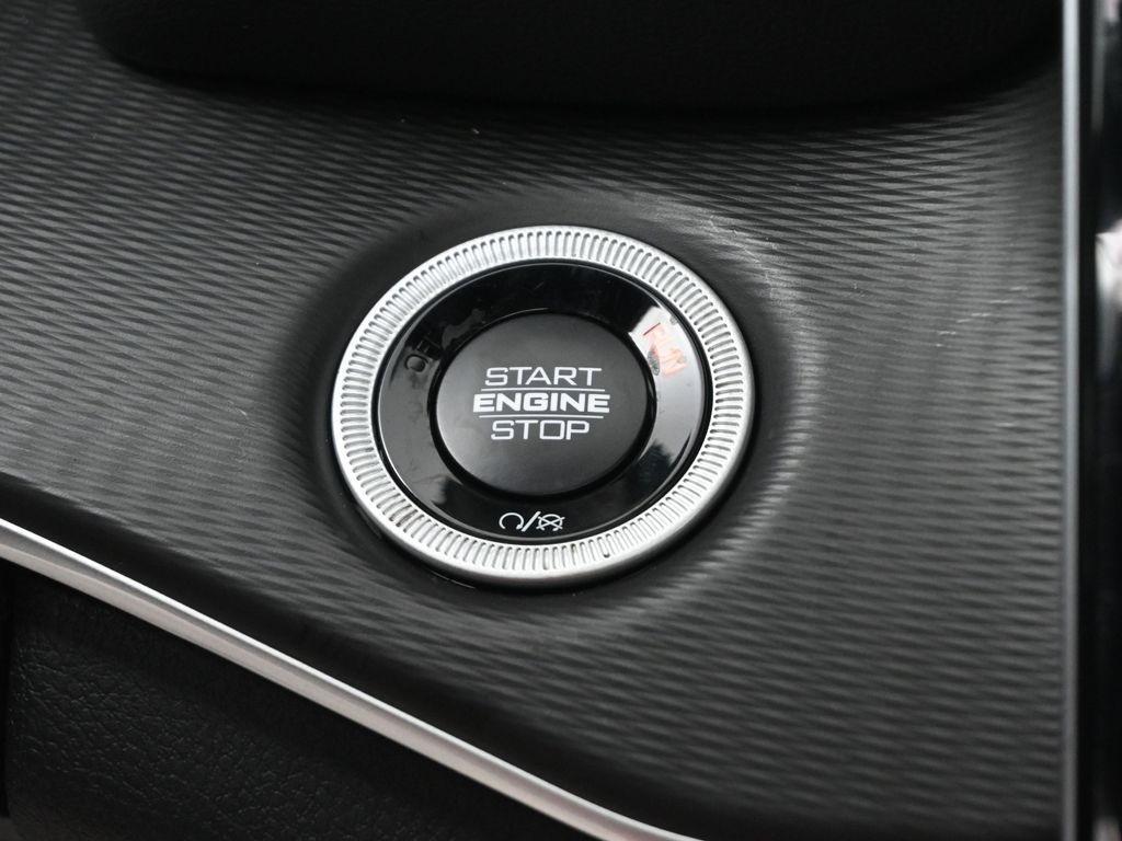 new 2025 Jeep Grand Cherokee car, priced at $45,375
