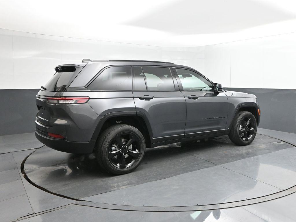 new 2025 Jeep Grand Cherokee car, priced at $45,375