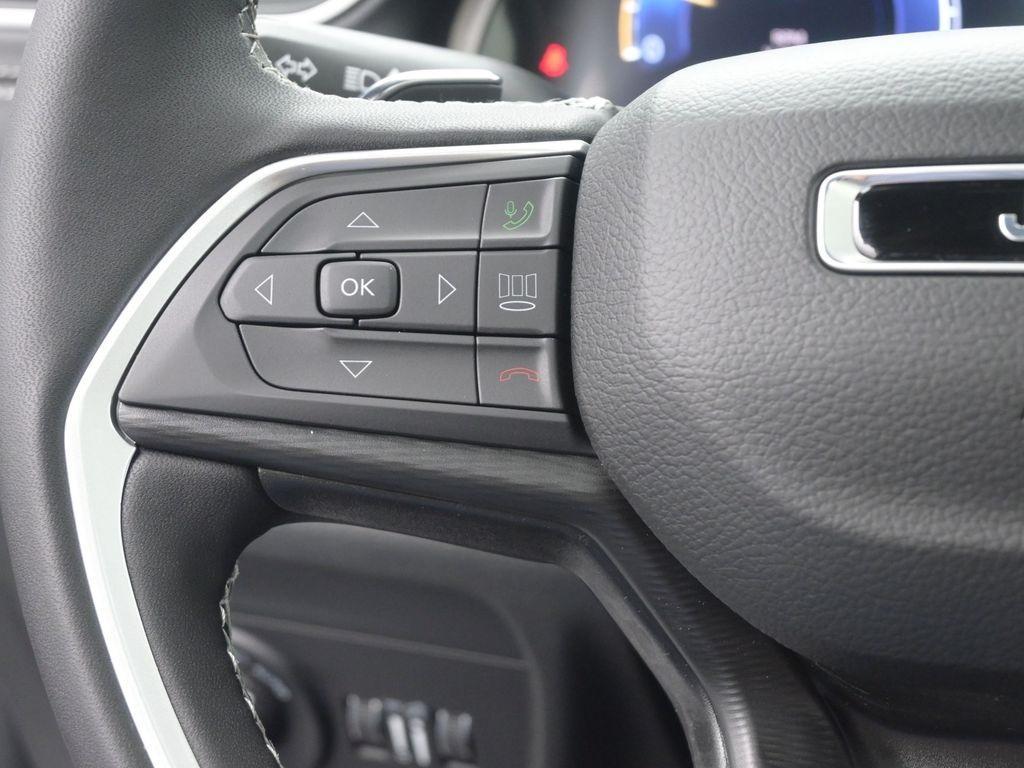 new 2025 Jeep Grand Cherokee car, priced at $37,105