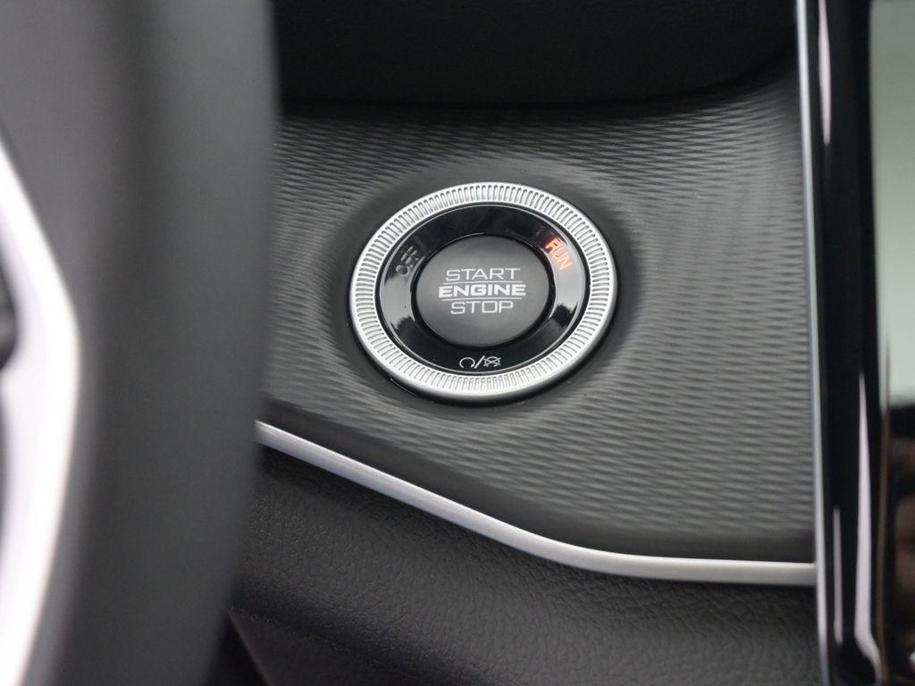 new 2025 Jeep Grand Cherokee car, priced at $37,105