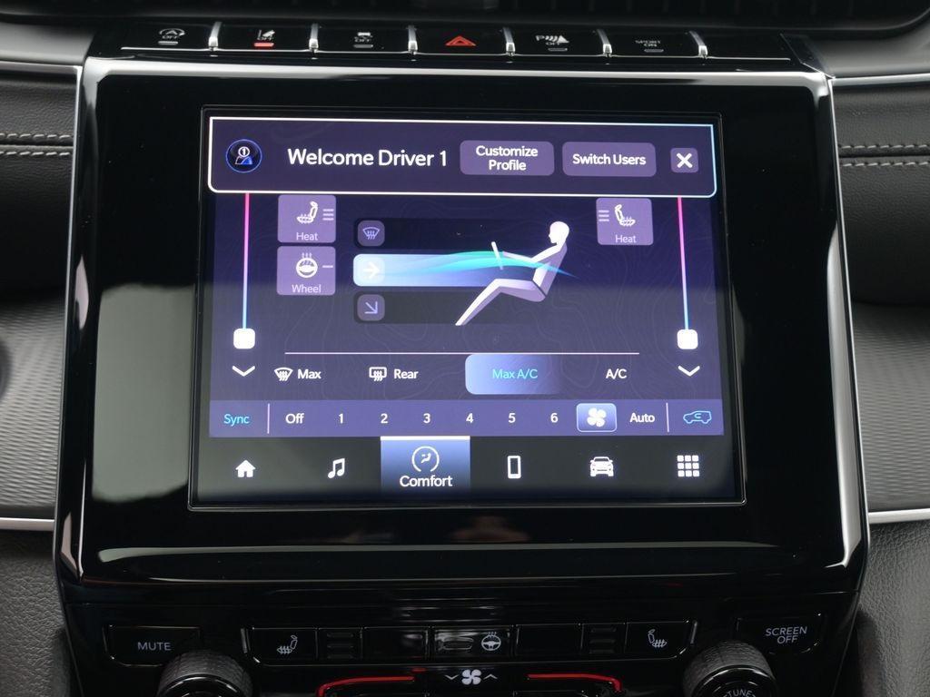 new 2025 Jeep Grand Cherokee car, priced at $37,105
