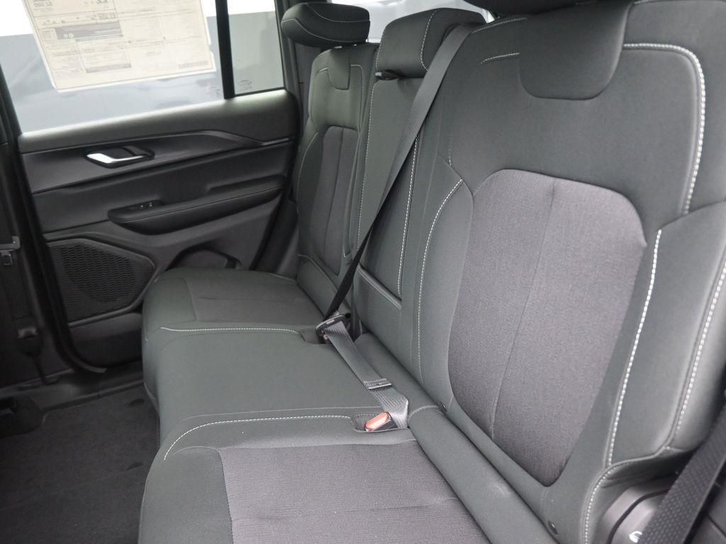 new 2025 Jeep Grand Cherokee car, priced at $37,105