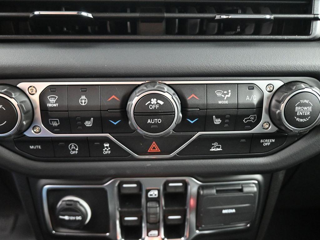 new 2025 Jeep Gladiator car, priced at $45,038