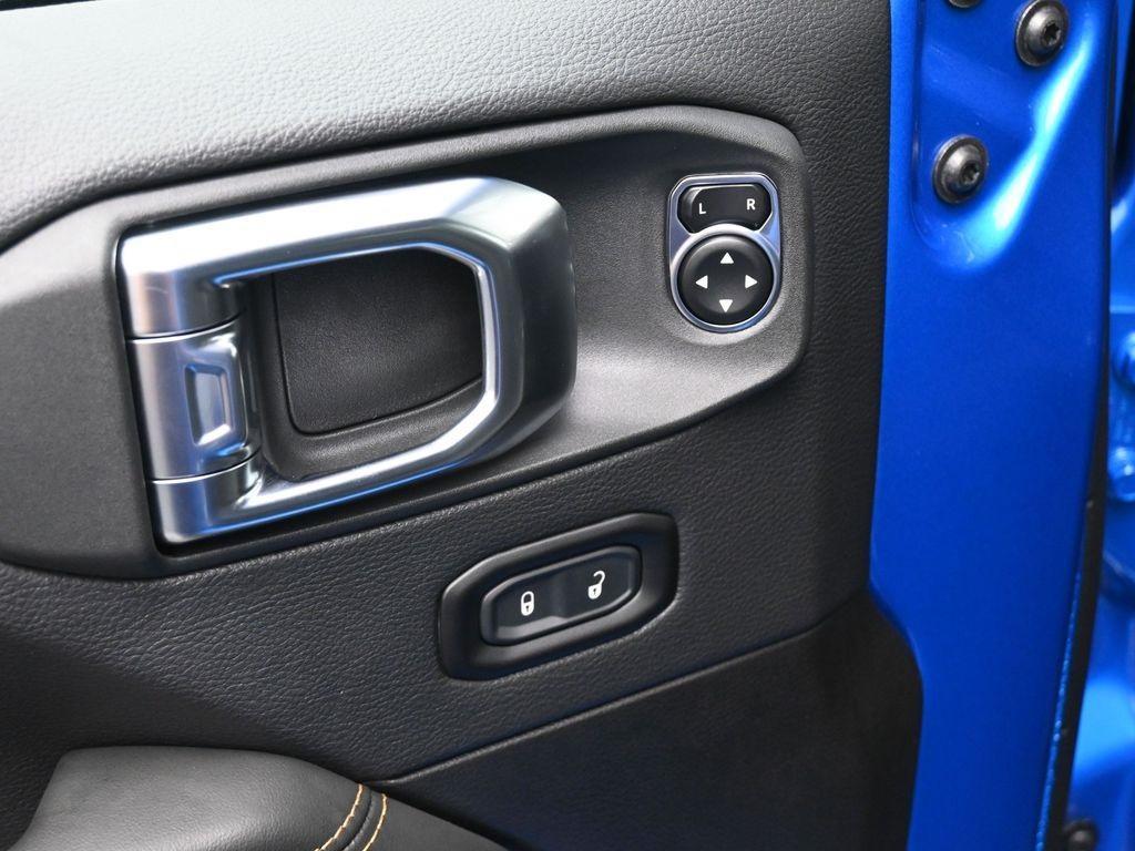 new 2025 Jeep Gladiator car, priced at $45,038