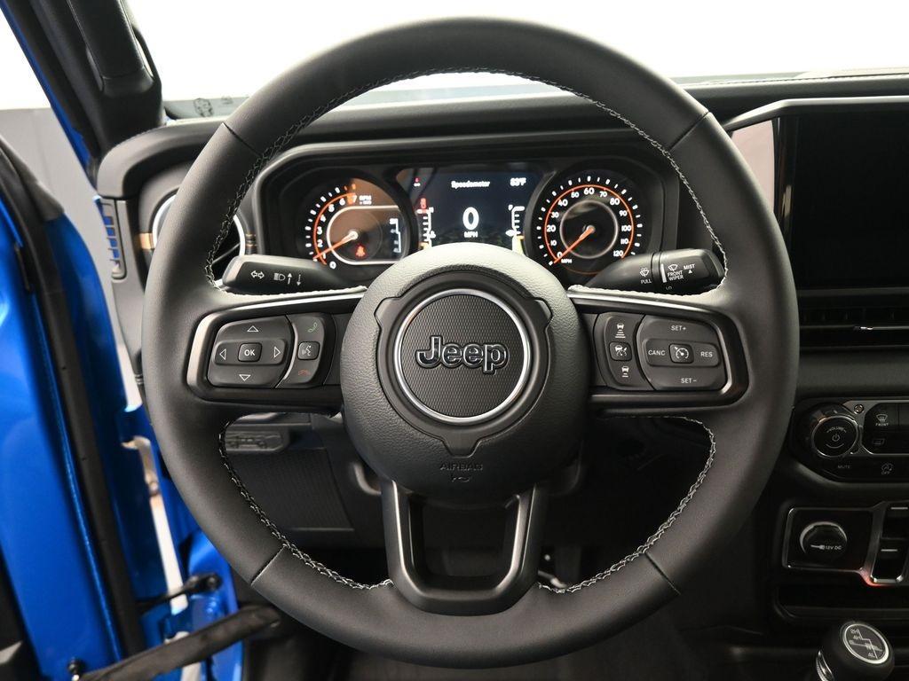 new 2025 Jeep Gladiator car, priced at $45,038