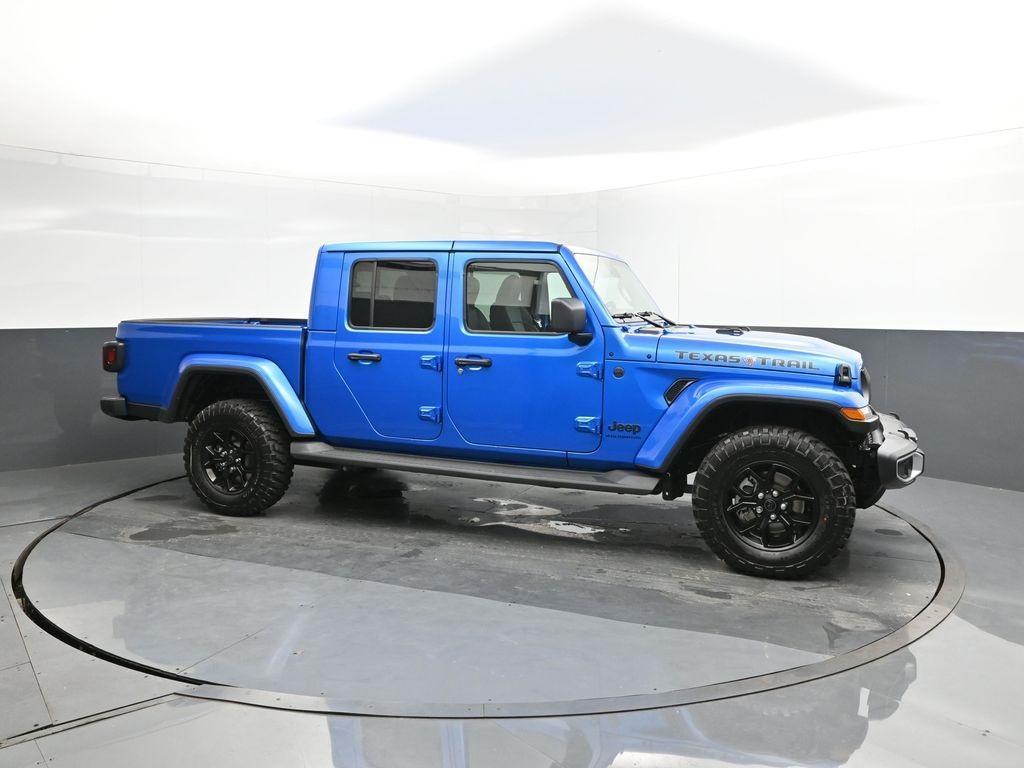 new 2025 Jeep Gladiator car, priced at $45,038