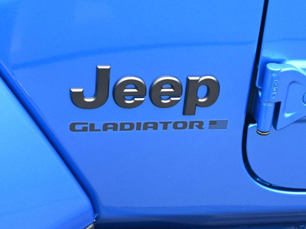 new 2025 Jeep Gladiator car, priced at $45,038