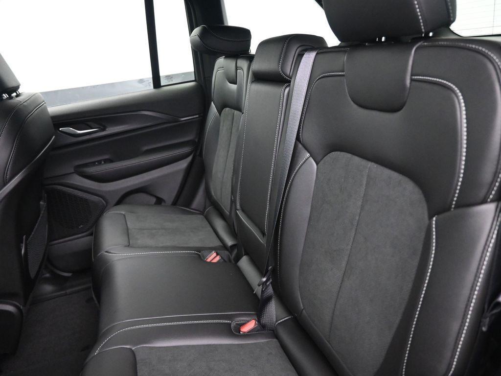 new 2025 Jeep Grand Cherokee car, priced at $39,568