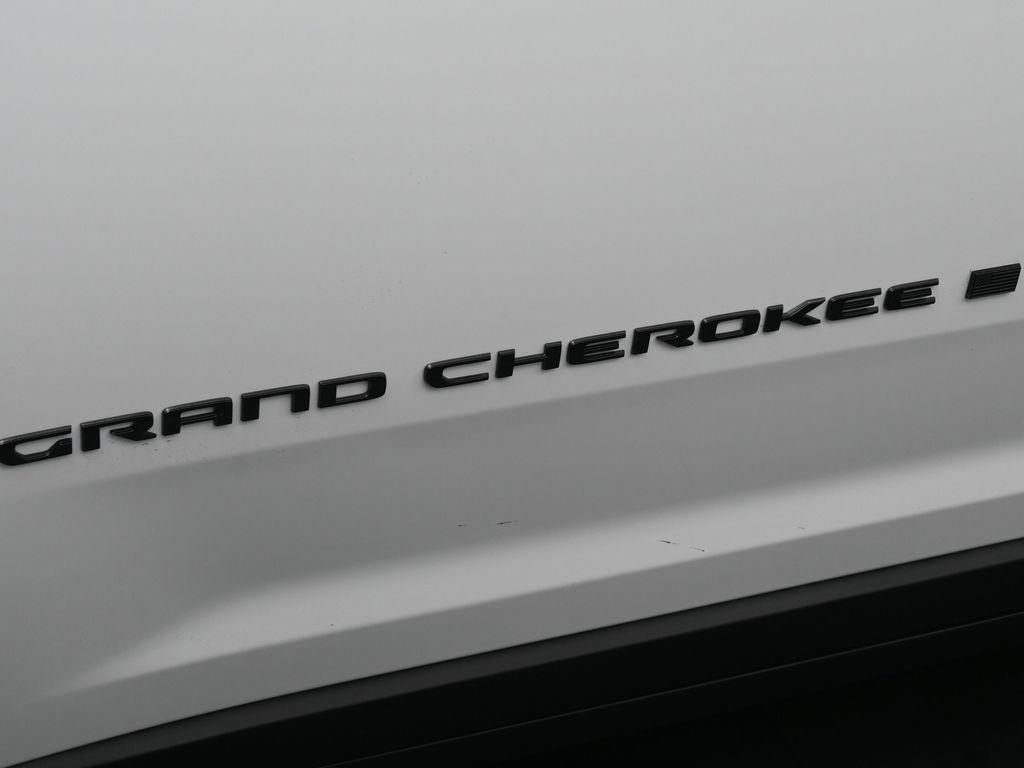 new 2025 Jeep Grand Cherokee car, priced at $39,568
