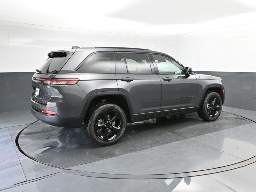 new 2025 Jeep Grand Cherokee car, priced at $45,375
