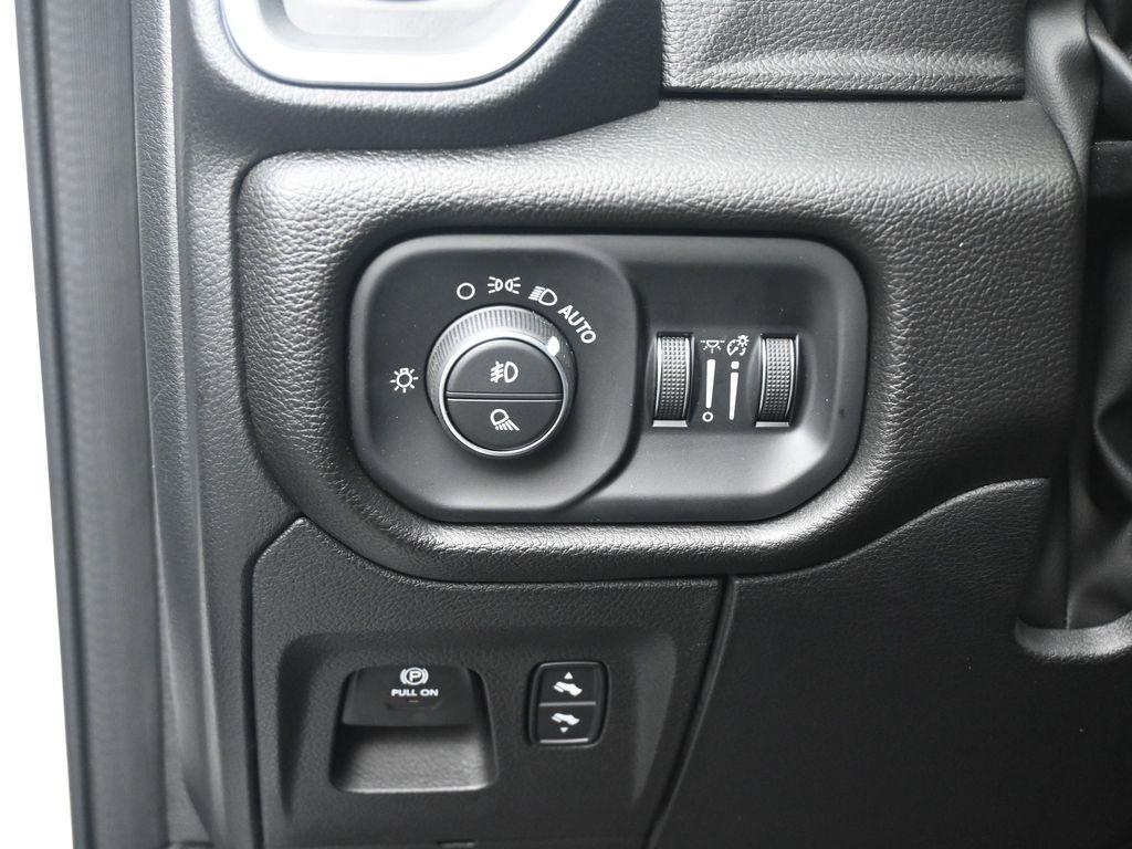 new 2025 Ram 1500 car, priced at $61,347