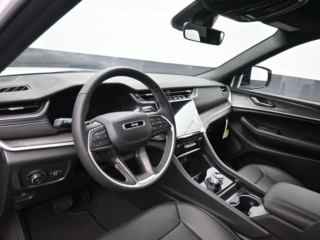 new 2025 Jeep Grand Cherokee L car, priced at $48,625