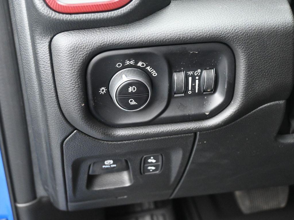 new 2025 Ram 1500 car, priced at $61,263