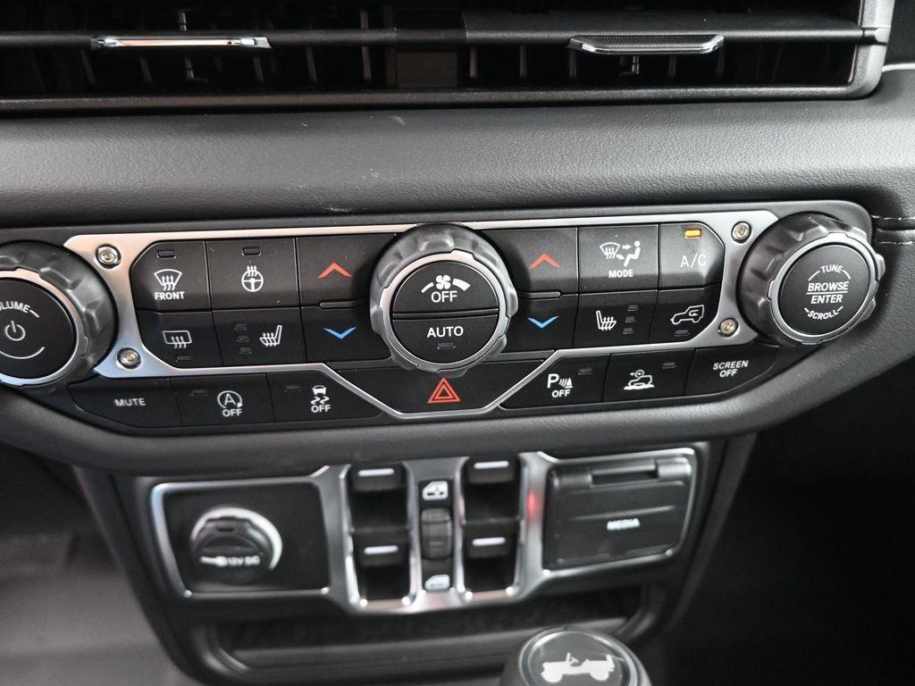 new 2025 Jeep Wrangler car, priced at $54,307