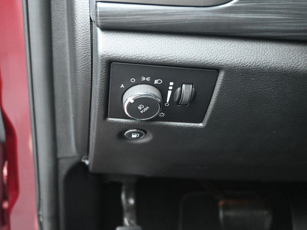 used 2019 Jeep Grand Cherokee car, priced at $22,165