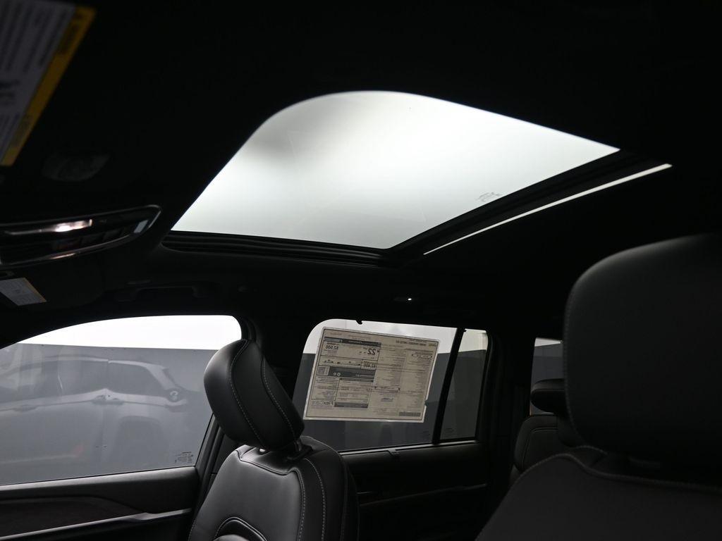 new 2025 Jeep Grand Cherokee car, priced at $48,874
