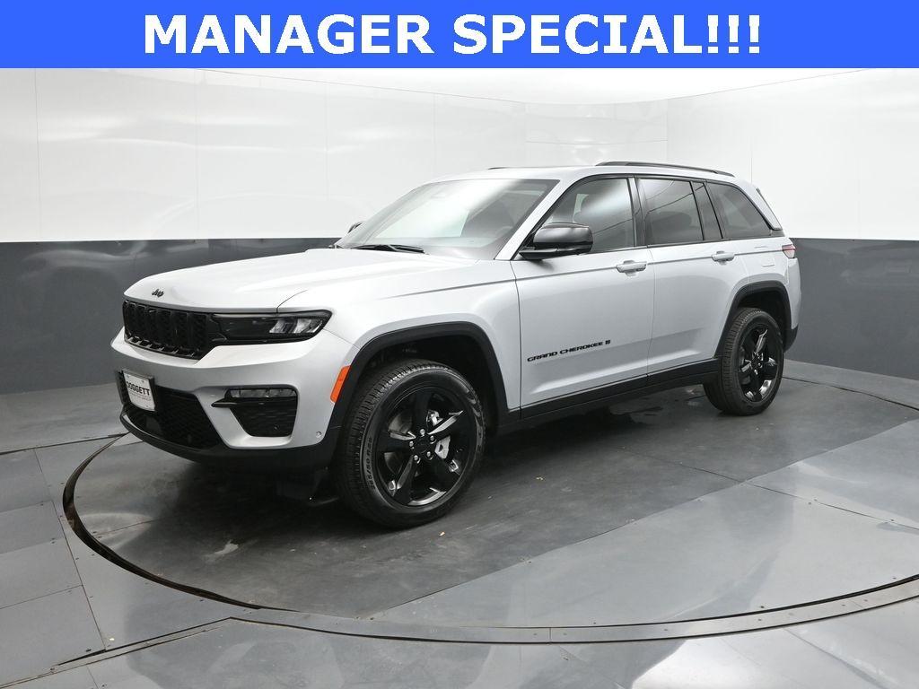 new 2025 Jeep Grand Cherokee car, priced at $43,339