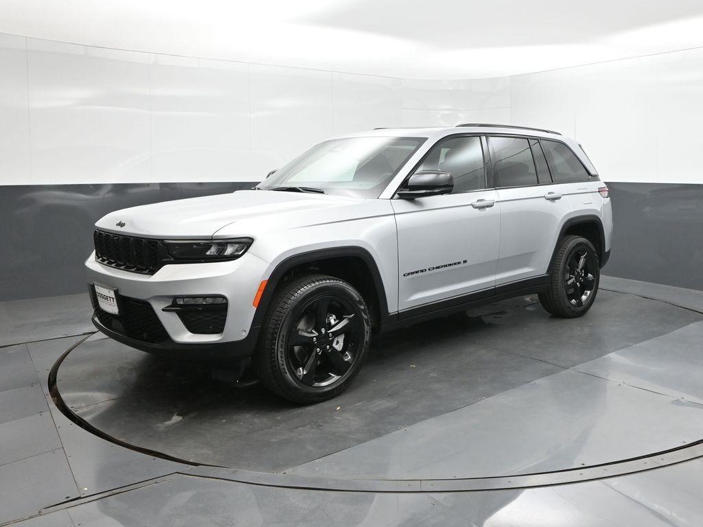 new 2025 Jeep Grand Cherokee car, priced at $48,874