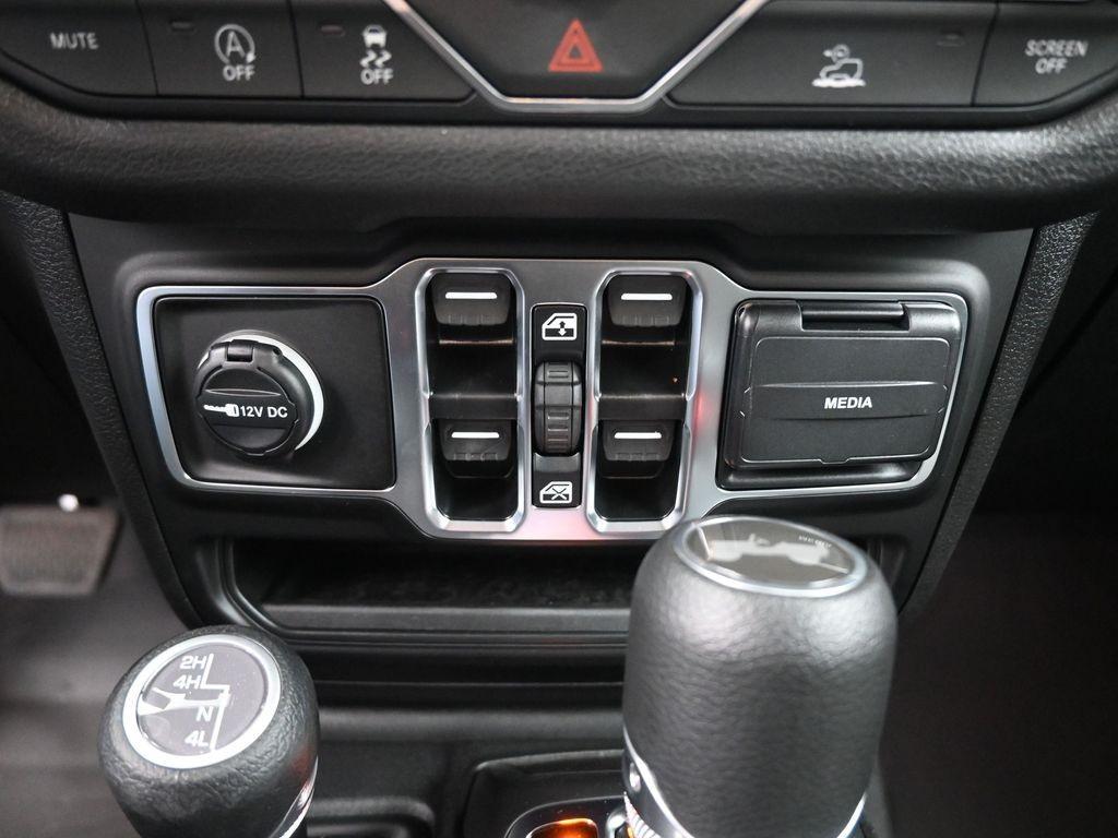 new 2025 Jeep Wrangler car, priced at $46,593