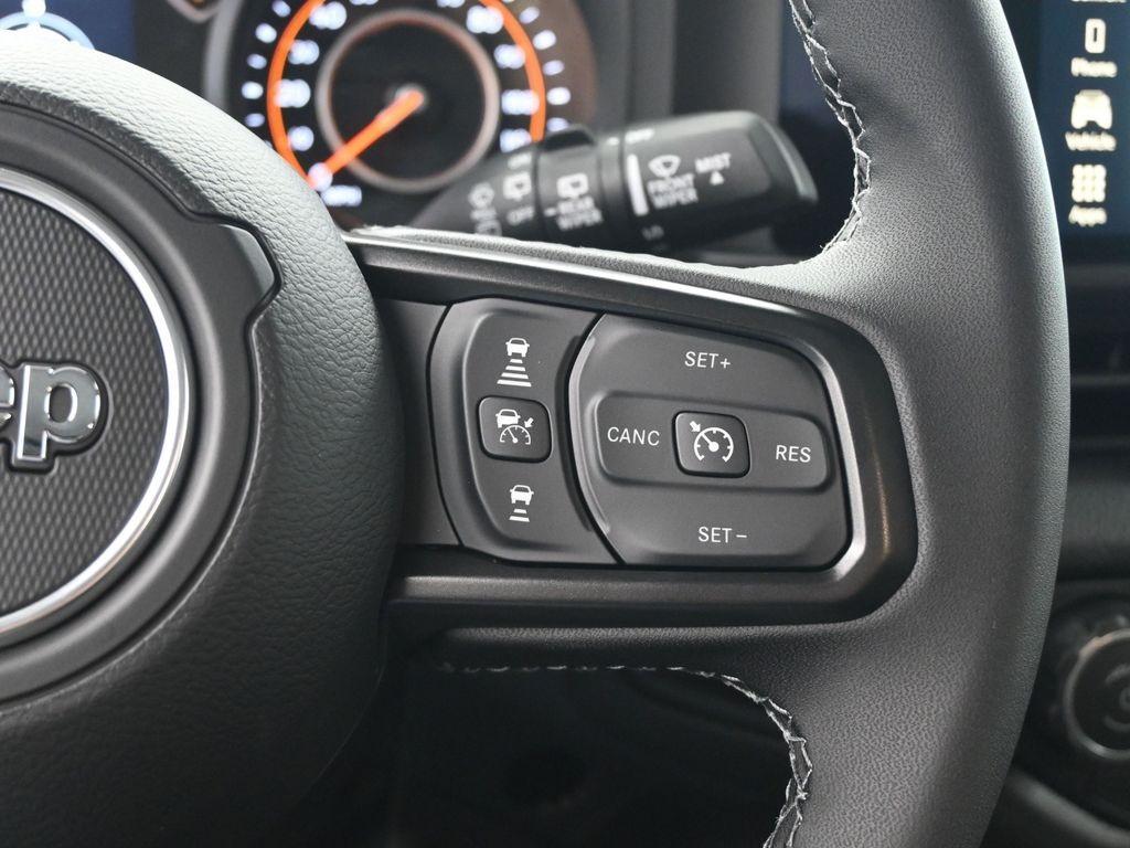 new 2025 Jeep Wrangler car, priced at $46,593