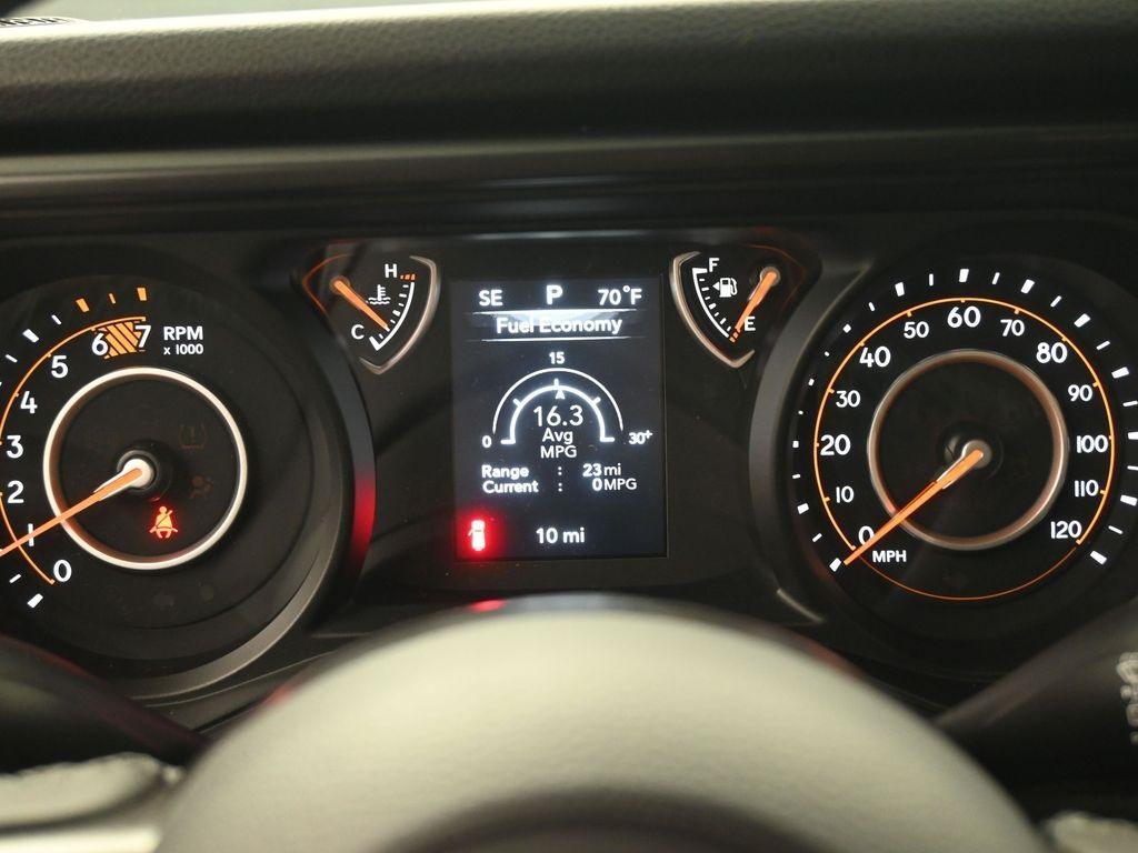 new 2025 Jeep Wrangler car, priced at $46,593