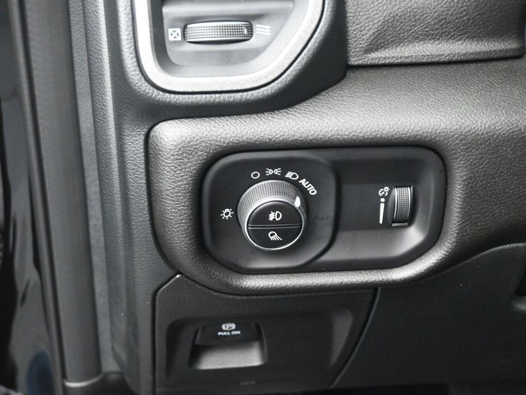 new 2025 Ram 1500 car, priced at $40,154