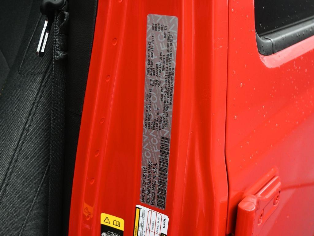 new 2025 Jeep Gladiator car, priced at $43,880