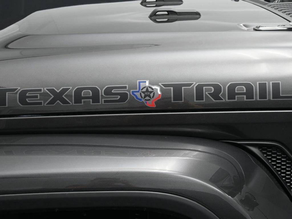 new 2025 Jeep Gladiator car, priced at $44,239