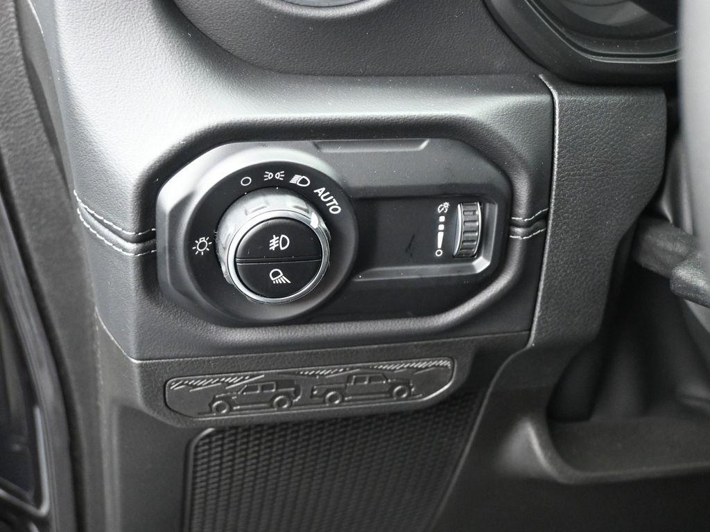 new 2025 Jeep Gladiator car, priced at $44,239