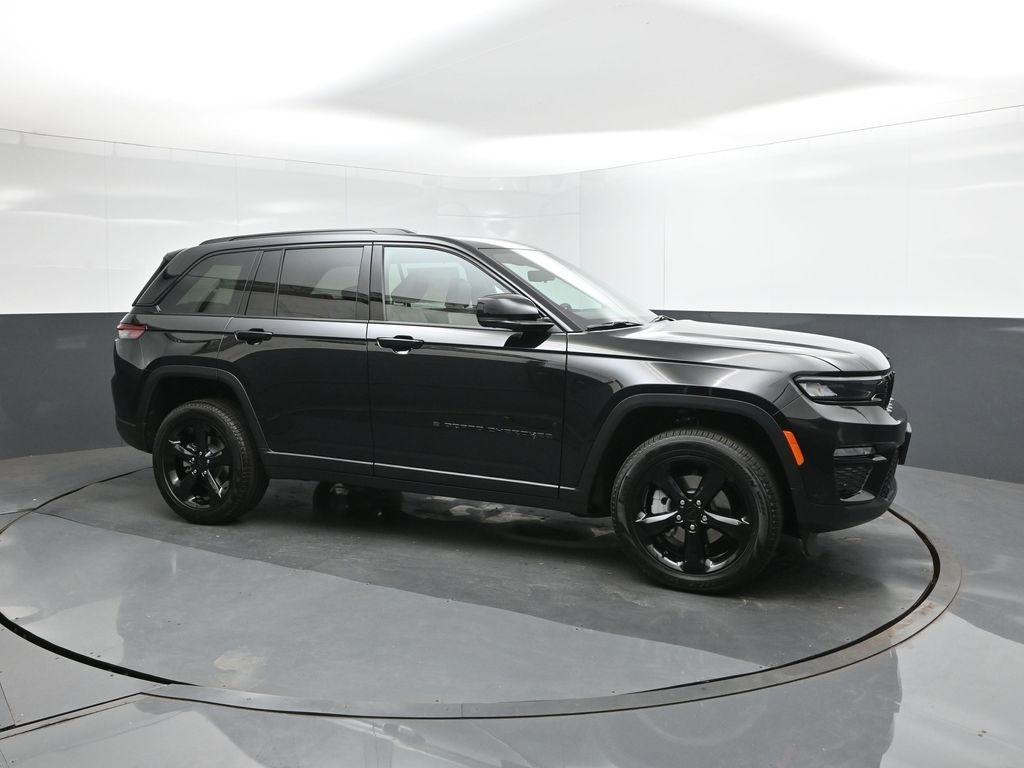 new 2025 Jeep Grand Cherokee car, priced at $47,089