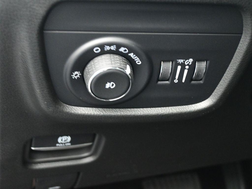 new 2025 Jeep Grand Cherokee car, priced at $47,089