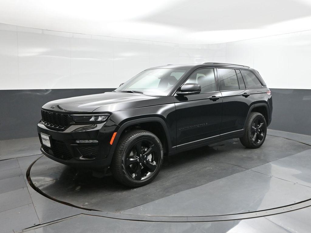 new 2025 Jeep Grand Cherokee car, priced at $52,124