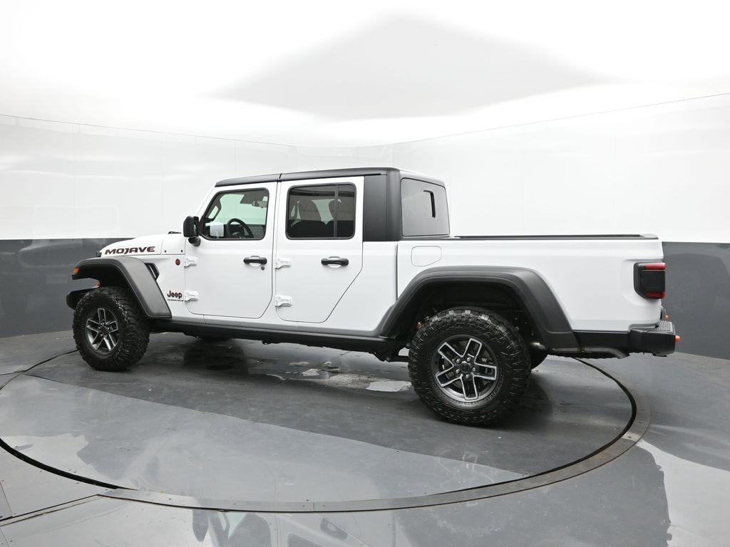 new 2025 Jeep Gladiator car, priced at $48,038