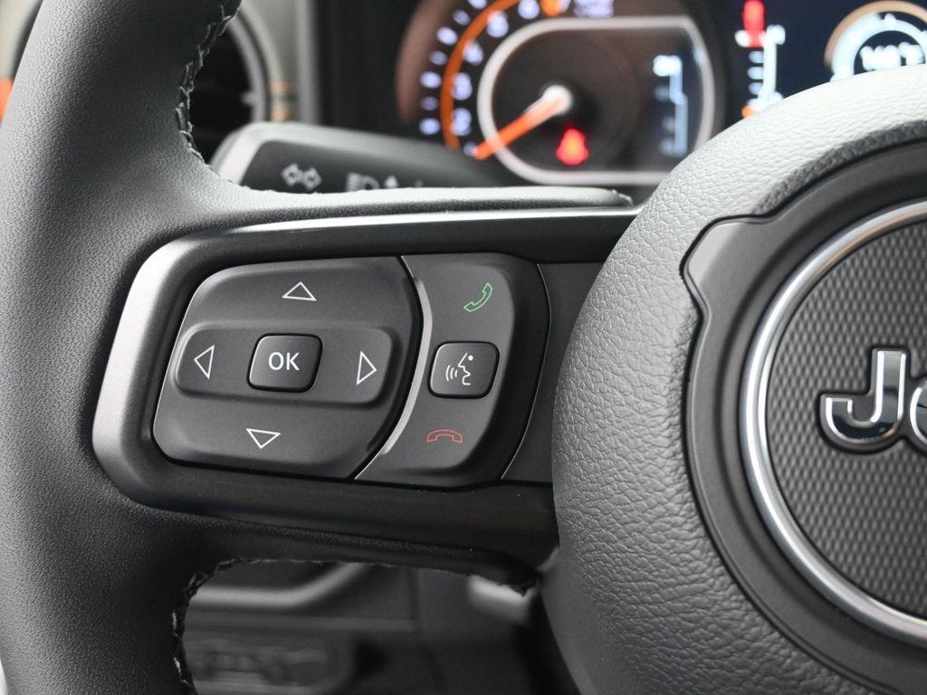 new 2025 Jeep Gladiator car, priced at $48,038